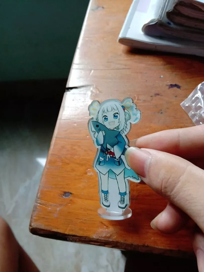 Mô Hình Đứng Standee Mica Anime In Hình Gura Chibi Siêu Dễ Thương ,trưng Bày Góc Học Tập Để Bàn Làm Việc 5 Mô Hình Đứng Standee Mica Anime In Hình Gura Chibi Siêu Dễ Thương ,trưng Bày Góc Học Tập Để Bàn Làm Việc 4