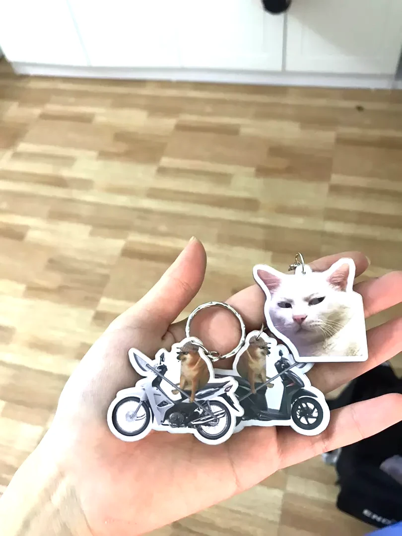 Móc Khoá Cheems Cưởi Xe Dân Tổ, In Theo Yêu Cầu Mica Trong Suốt In 2 Mặt , Trang Trí Treo Cặp, Balo 2 Móc Khoá Cheems Cưởi Xe Dân Tổ, In Theo Yêu Cầu Mica Trong Suốt In 2 Mặt , Trang Trí Treo Cặp, Balo 1