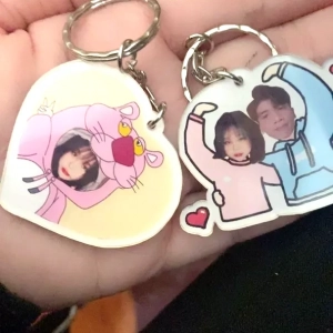 Móc Khoá Chibi Ghép Mặt Hình Trái Tim Làm Theo Yêu Cầu, Chất Liệu Mica Trong Suốt In 2 Mặt, Kích Thước 5cm , Trang Trí Treo Cặp, Balo 1