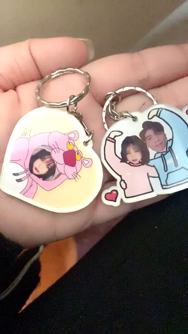 Móc Khoá Chibi Ghép Mặt Hình Trái Tim Làm Theo Yêu Cầu, Chất Liệu Mica Trong Suốt In 2 Mặt, Kích Thước 5cm , Trang Trí Treo Cặp, Balo 2 Móc Khoá Chibi Ghép Mặt Hình Trái Tim Làm Theo Yêu Cầu, Chất Liệu Mica Trong Suốt In 2 Mặt, Kích Thước 5cm , Trang Trí Treo Cặp, Balo 1
