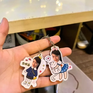 Móc Khóa Chipi Theo Yêu Cầu Cực Dễ Thương Cho Bé Dành Cho Bạn Bè Người Yêu, Bạn Bè, Người Thân, Làm Theo Yêu Cầu, Chất Liệu Mica Trong Suốt In 2 Mặt, Kích Thước 5cm , Trang Trí Treo Cặp, Balo