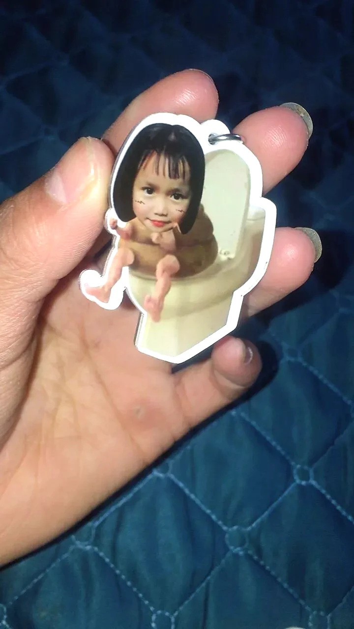 Móc Khóa In Theo Yêu Cầu Đi Vệ Sinh Đáng Yêu Dành Cho Bạn Bè Người Yêu, Người Thân, Làm Theo Yêu Cầu Mica Trong Suốt In 2 Mặt , Trang Trí Treo Cặp, Balo 2 Móc Khóa In Theo Yêu Cầu Đi Vệ Sinh Đáng Yêu Dành Cho Bạn Bè Người Yêu, Người Thân, Làm Theo Yêu Cầu Mica Trong Suốt In 2 Mặt , Trang Trí Treo Cặp, Balo 1