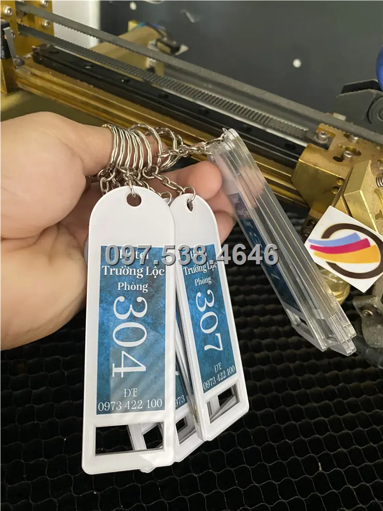 Móc Khóa Khách Sạn, Hotel, Mote, Homestay Theo Yêu Cầu hình chữ nhật bo góc , Giá Xưởng, Cắt Laser, Mica Trong Suốt Dày 4mm , kích thước 4.5x5.5 cm , Giá Tận Gốc, Free Ship Từ 30 Cái 4 Móc Khóa Khách Sạn, Hotel, Mote, Homestay Theo Yêu Cầu hình chữ nhật bo góc , Giá Xưởng, Cắt Laser, Mica Trong Suốt Dày 4mm , kích thước 4.5x5.5 cm , Giá Tận Gốc, Free Ship Từ 30 Cái - Ảnh 4