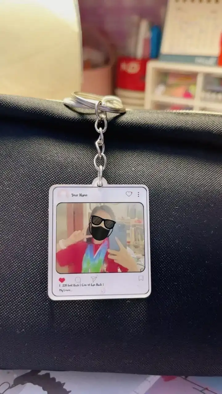 Móc Khoá Khung Instagram In Theo Yêu Cầu Ghép Mặt In Làm Quà Tặng Phụ Kiện Chất Liệu Acrylic Kích Thước 5cm 3 Móc Khoá Khung Instagram In Theo Yêu Cầu Ghép Mặt In Làm Quà Tặng Phụ Kiện Chất Liệu Acrylic Kích Thước 5cm 2