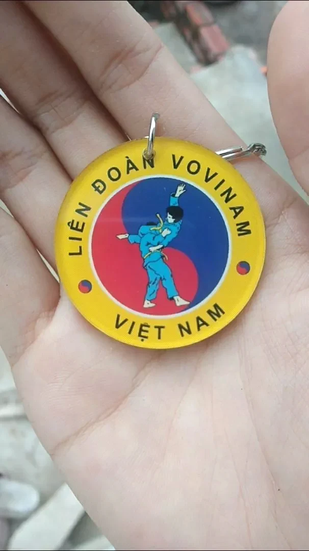 Móc khóa logo thể thao in mica 2 mặt bóng, nhẹ bền, treo chìa khóa 2 MÓC KHÓA LOGO THỂ THAO IN MICA 2 MẶT BÓNG, NHẸ BỀN, TREO CHÌA KHÓA 1