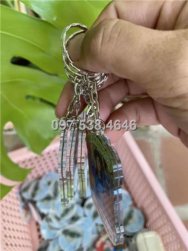 Móc Khóa Logo Treo Theo Yêu Cầu tại Long Xuyên ,An Giang, Giá Xưởng, Cắt Laser, Mica Trong Suốt Dày 4mm , kích thước 4.5x5.5 cm , Giá Tận Gốc, Free Ship Từ 30 Cái 2 Móc Khóa Logo Treo Theo Yêu Cầu tại Long Xuyên ,An Giang, Giá Xưởng, Cắt Laser, Mica Trong Suốt Dày 4mm , kích thước 4.5x5.5 cm , Giá Tận Gốc, Free Ship Từ 30 Cái - Ảnh 2