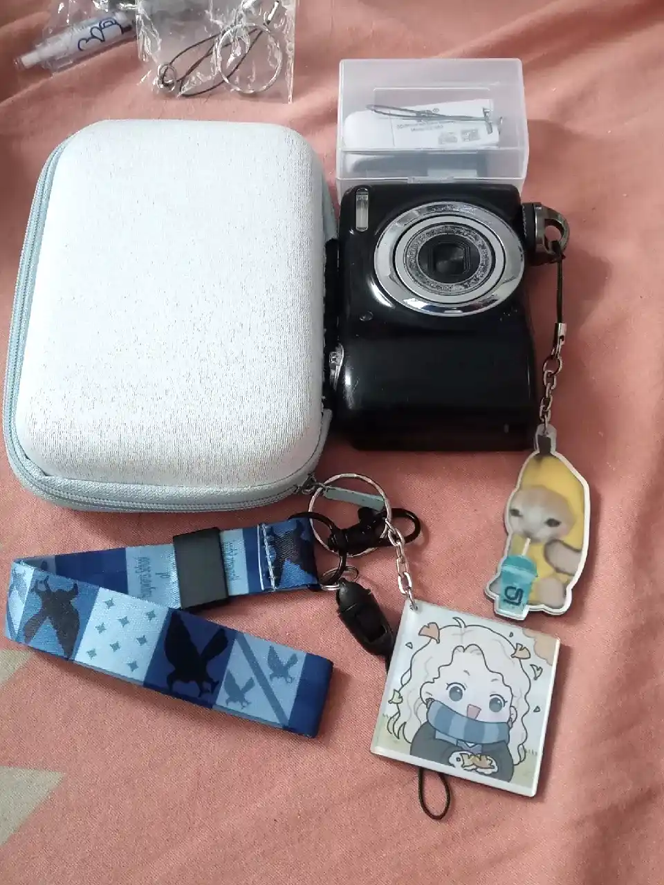 Móc Khóa Ngẫu Nhiên Blackpin Đeo Chia Khóa Xe, Balo Túi Xách Giá 4 Móc Khóa Ngẫu Nhiên Blackpin Đeo Chia Khóa Xe, Balo Túi Xách Giá 3