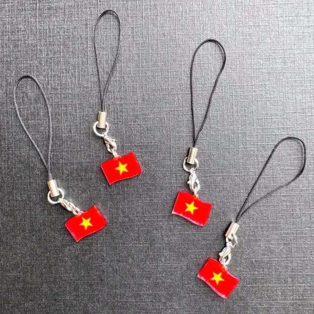 Móc Treo Dây Treo Điện Thoại Cờ Đỏ Sao Vàng , Phụ Kiện Điện Thoại, In Theo Yêu Cầu Chất Liệu Mica Trong Suốt In 2 Mặt, Kích Thước 5cm 4 Móc Treo Dây Treo Điện Thoại Cờ Đỏ Sao Vàng , Phụ Kiện Điện Thoại, In Theo Yêu Cầu Chất Liệu Mica Trong Suốt In 2 Mặt, Kích Thước 5cm 3