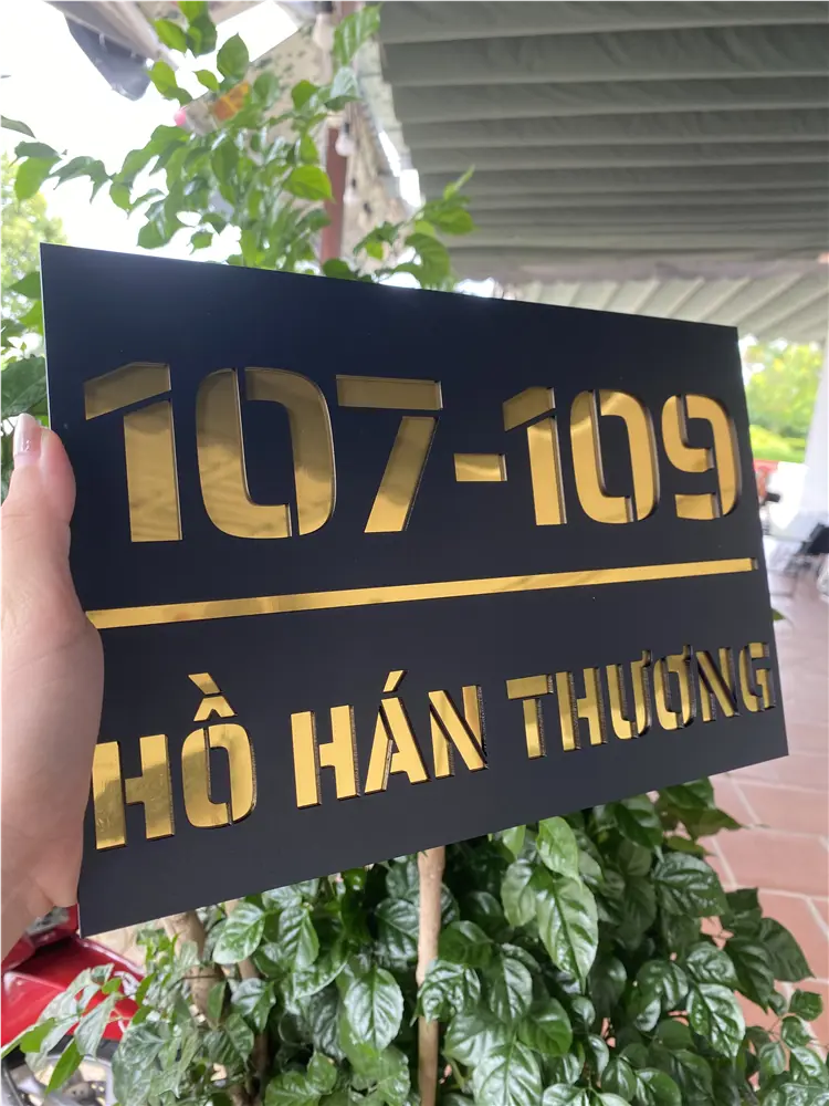 Biển Số Nhà Đẹp Hiện Đại tại Buôn Ma Thuột Đắk Lắk Kích Thước 30x20, Số Nổi 8mm, Chữ Nổi 2mm, Chất Liệu Mica, Alu , Mực Uv, Làm Theo Yêu Cầu, Miễn Phí Thiết Kế Và Miễn Phí Vận Chuyển Tận Nhà 1 Biển Số Nhà Đẹp Hiện Đại tại Buôn Ma Thuột Đắk Lắk Kích Thước 30x20, Số Nổi 8mm, Chữ Nổi 2mm, Chất Liệu Mica, Alu , Mực Uv, Làm Theo Yêu Cầu, Miễn Phí Thiết Kế Và Miễn Phí Vận Chuyển Tận Nhà