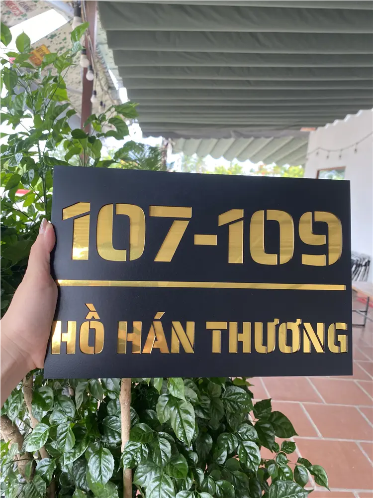 Biển Số Nhà Đẹp Hiện Đại tại Buôn Ma Thuột Đắk Lắk Kích Thước 30x20, Số Nổi 8mm, Chữ Nổi 2mm, Chất Liệu Mica, Alu , Mực Uv, Làm Theo Yêu Cầu, Miễn Phí Thiết Kế Và Miễn Phí Vận Chuyển Tận Nhà 7 Biển Số Nhà Đẹp Hiện Đại tại Buôn Ma Thuột Đắk Lắk Kích Thước 30x20, Số Nổi 8mm, Chữ Nổi 2mm, Chất Liệu Mica, Alu , Mực Uv, Làm Theo Yêu Cầu, Miễn Phí Thiết Kế Và Miễn Phí Vận Chuyển Tận Nhà - Ảnh 7