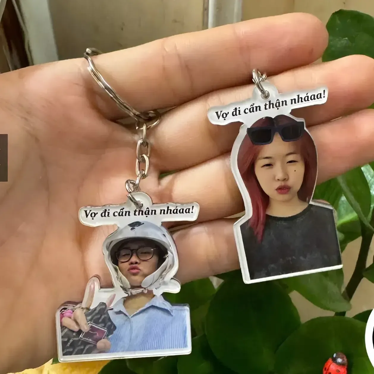 Móc Khoá Ghi Lời Nhắn Theo Yêu Cầu Móc Khóa In Theo Yêu Cầu, Chất Liệu Mica Trong Suốt In 2 Mặt , Dày 4mm, Free Ship 30 Cái, Miễn Phí Thiết Kế, Có Test Mẫu 1 Móc Khoá Ghi Lời Nhắn Theo Yêu Cầu Móc Khóa In Theo Yêu Cầu, Chất Liệu Mica Trong Suốt In 2 Mặt , Dày 4mm, Free Ship 30 Cái, Miễn Phí Thiết Kế, Có Test Mẫu