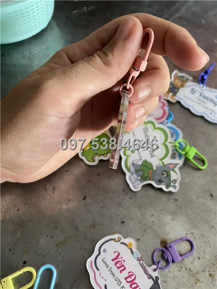 Móc Khóa Logo Treo Theo Yêu Cầu tại Sầm Sơn ,Thanh Hóa , Giá Xưởng, Cắt Laser, Mica Trong Suốt Dày 4mm , kích thước 4.5x5.5 cm , Giá Tận Gốc, Free Ship Từ 30 Cái 6 Móc Khóa Logo Treo Theo Yêu Cầu tại Sầm Sơn ,Thanh Hóa , Giá Xưởng, Cắt Laser, Mica Trong Suốt Dày 4mm , kích thước 4.5x5.5 cm , Giá Tận Gốc, Free Ship Từ 30 Cái - Ảnh 6