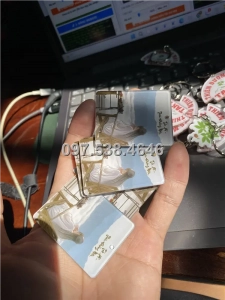 Móc Khóa Logo Treo Theo Yêu Cầu tại Vinh – Nghệ An, Giá Xưởng, Cắt Laser, Mica Trong Suốt Dày 4mm , kích thước 4.5×5.5 cm , Giá Tận Gốc, Free Ship Từ 30 Cái