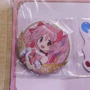 Anime Surrounding Acrylic Stand Character Madoka Kaname With Double Flashing Brooch Custom Charm Phone Personalized, Keychain, Mô Hình Đứng Standee Anime, In 2 Mặt, Cao 6cm, Trang Trí Decor Bàn Học, Balo