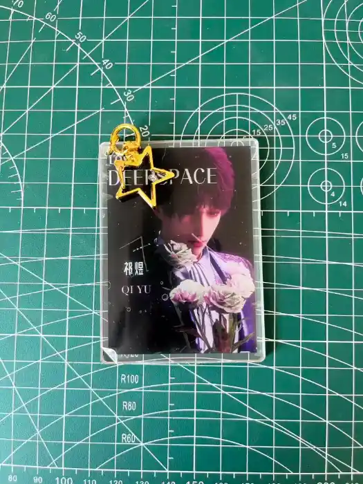 Love And Deepspace Caleb Zayne Caleb Acrylic Stand Xavier Pin Sylus Transparent Card Anime Custom Charm Phone Personalized, Keychain, Mô Hình Đứng Standee Anime, In 2 Mặt, Cao 6cm, Trang Trí Decor Bàn Học, Balo 2 Love And Deepspace Caleb Zayne Caleb Acrylic Stand Xavier Pin Sylus Transparent Card Anime Custom Charm Phone Personalized, Keychain, Mô Hình Đứng Standee Anime, In 2 Mặt, Cao 6cm, Trang Trí Decor Bàn Học, Balo - Ảnh 2